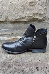 Virella – Classic Zip Ankle Boots