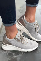Ava – Sleek Everyday Trainer