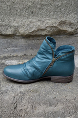 Virella – Classic Zip Ankle Boots