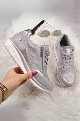 Mila - Zip-Up Sneakers