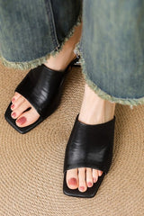 Elarisse - Sculpted Heel Mules